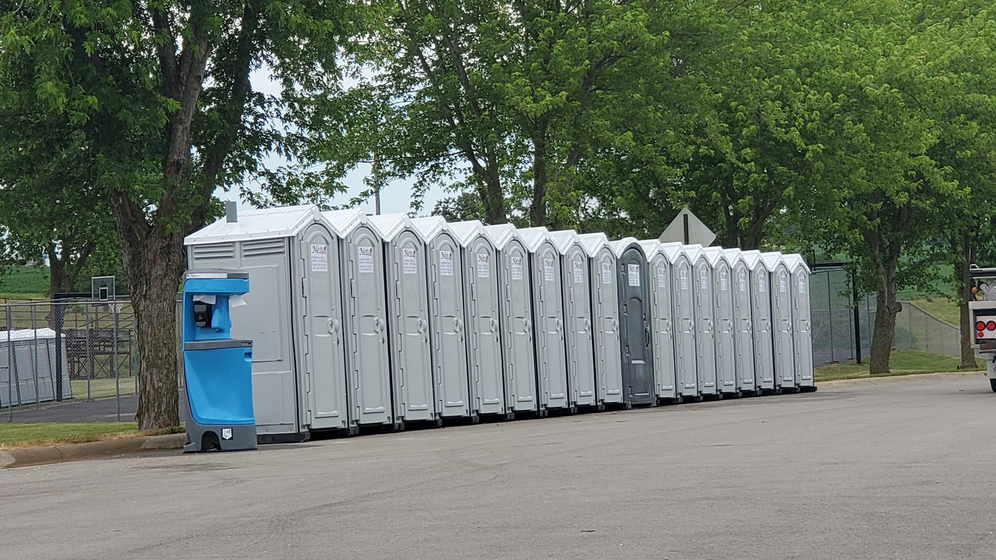 Clean porta potties for rent in Memphis